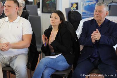 Uczestnicy spotkania marszałka woj. lubuskiego Marcina Jabłońskiego z sołtysami z terenu powiatu międzyrzeckiego 