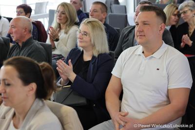 Uczestnicy spotkania marszałka woj. lubuskiego Marcina Jabłońskiego z sołtysami z terenu powiatu międzyrzeckiego 