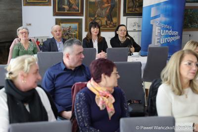 Uczestnicy spotkania marszałka woj. lubuskiego Marcina Jabłońskiego z sołtysami z terenu powiatu międzyrzeckiego 