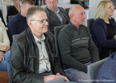 Uczestnicy spotkania marszałka woj. lubuskiego Marcina Jabłońskiego z sołtysami z terenu powiatu międzyrzeckiego 