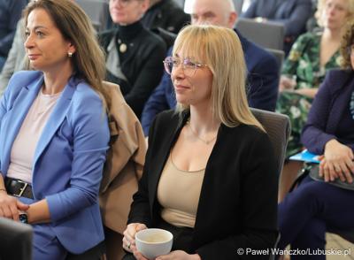 Uczestnicy spotkania marszałka woj. lubuskiego Marcina Jabłońskiego z sołtysami z terenu powiatu międzyrzeckiego 