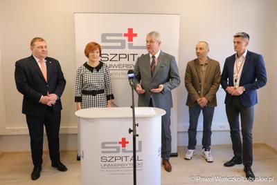 Uczestnicy konferencji prasowej w Szpitalu Uniwersyteckim w Zielonej Górze