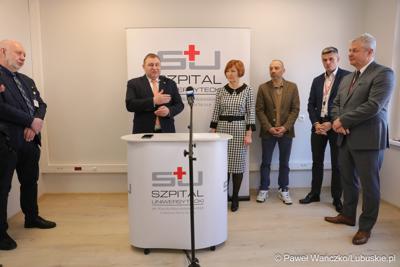 Uczestnicy konferencji prasowej w Szpitalu Uniwersyteckim w Zielonej Górze
