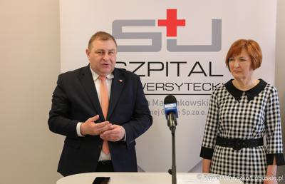Uczestnicy konferencji prasowej w Szpitalu Uniwersyteckim w Zielonej Górze