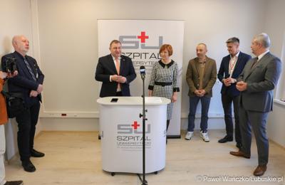 Uczestnicy konferencji prasowej w Szpitalu Uniwersyteckim w Zielonej Górze