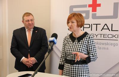 Uczestnicy konferencji prasowej w Szpitalu Uniwersyteckim w Zielonej Górze