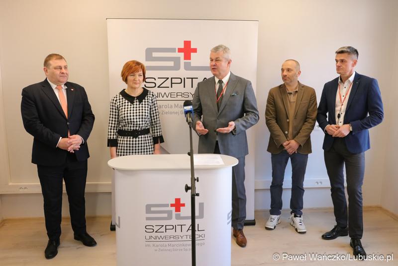 Uczestnicy konferencji prasowej w Szpitalu Uniwersyteckim w Zielonej Górze