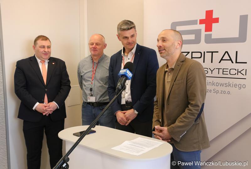 Uczestnicy konferencji prasowej w Szpitalu Uniwersyteckim w Zielonej Górze