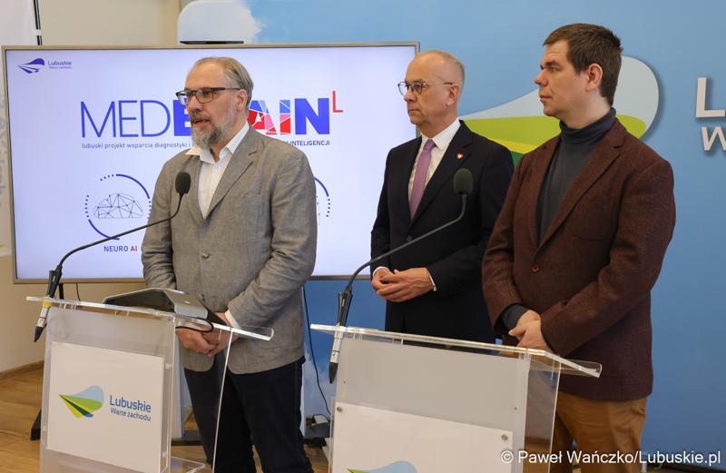 Uczestnicy konferencji prasowej dot. lubuskiego projektu wsparcia diagnostyki i medycyny systemami Sztucznej Inteligencji - MedBrain L
