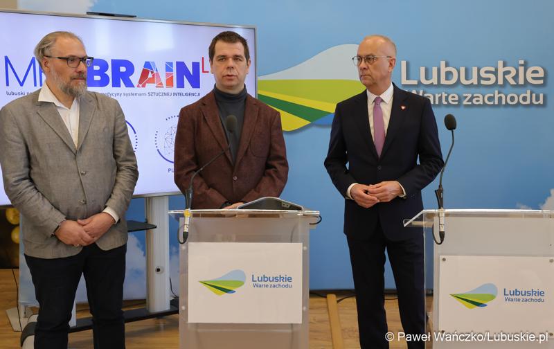 Uczestnicy konferencji prasowej dot. lubuskiego projektu wsparcia diagnostyki i medycyny systemami Sztucznej Inteligencji - MedBrain L