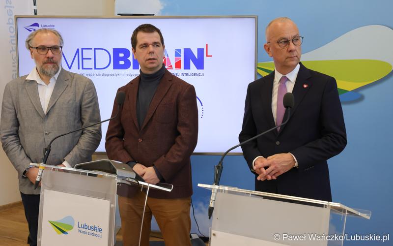 Uczestnicy konferencji prasowej dot. lubuskiego projektu wsparcia diagnostyki i medycyny systemami Sztucznej Inteligencji - MedBrain L