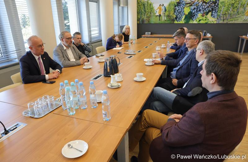 Uczestnicy spotkania dot. lubuskiego projektu wsparcia diagnostyki i medycyny systemami Sztucznej Inteligencji - MedBrain L