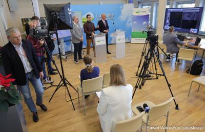 Uczestnicy konferencji prasowej dot. lubuskiego projektu wsparcia diagnostyki i medycyny systemami Sztucznej Inteligencji - MedBrain L 