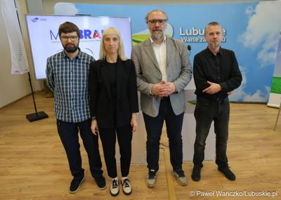 Uczestnicy konferencji prasowej dot. lubuskiego projektu wsparcia diagnostyki i medycyny systemami Sztucznej Inteligencji - MedBrain L 