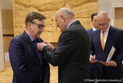 Podczas LXIII zwyczajnej sesji VI kadencji Sejmiku Województwa Lubuskiego Mariusz Witczak otrzymał Odznakę Honorową za Zasługi dla Województwa Lubuskiego