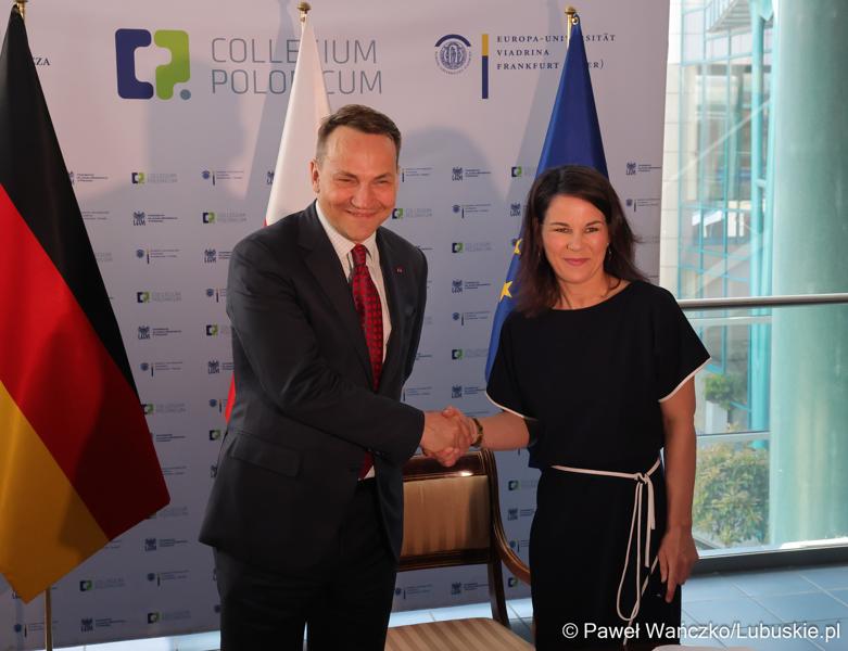 Ministrowie spraw zagranicznych Polski i Niemiec: Radosław Sikorski oraz Annalena Baerbock