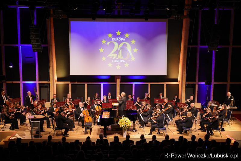 Utwory Beethovena, Mozarta i Chopina zwieńczyły obchody 20. rocznicy wstąpienia Polski do Unii Europejskiej podczas koncertu w Collegium Polonicum w Słubicach