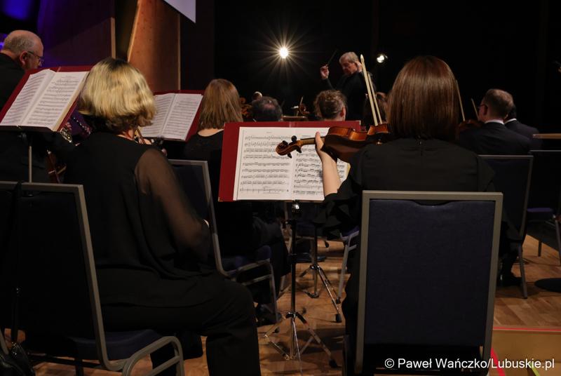 Utwory Beethovena, Mozarta i Chopina zwieńczyły obchody 20. rocznicy wstąpienia Polski do Unii Europejskiej podczas koncertu w Collegium Polonicum w Słubicach