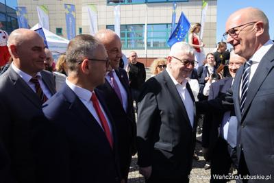 Uczestnicy obchodów 20. rocznicy wstąpienia Polski do Unii Europejskiej w Słubicach