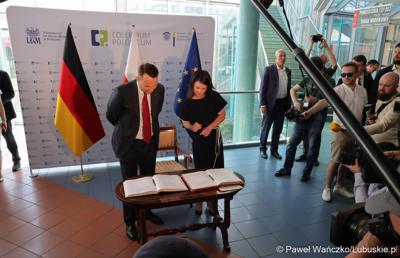 Ministrowie spraw zagranicznych Polski i Niemiec: Radosław Sikorski oraz Annalena Baerbock