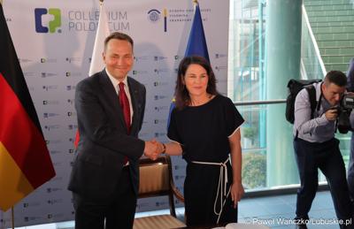 Ministrowie spraw zagranicznych Polski i Niemiec: Radosław Sikorski oraz Annalena Baerbock