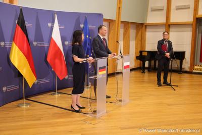 Ministrowie spraw zagranicznych Polski i Niemiec: Radosław Sikorski oraz Annalena Baerbock