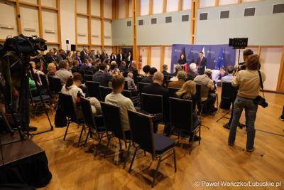 Ministrowie spraw zagranicznych Polski i Niemiec: Radosław Sikorski oraz Annalena Baerbock podczas konferencji prasowej 