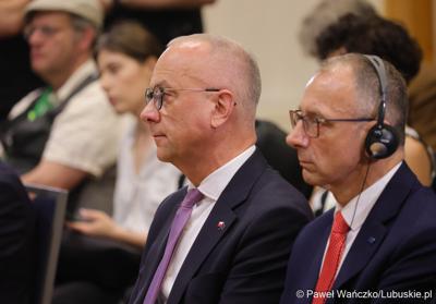 Uczestnicy obchodów 20. rocznicy wstąpienia Polski do Unii Europejskiej w Słubicach