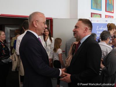 Uczestnicy obchodów 20. rocznicy wstąpienia Polski do Unii Europejskiej w Słubicach