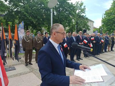 O wspólnocie, wspólnych wartościach, dążeniu do wolności i równości była mowa podczas piątkowych (3 maja 2024 r.) wojewódzkich obchodów rocznicy uchwalenia Konstytucji 3 Maja na placu Grunwaldzkim w Gorzowie