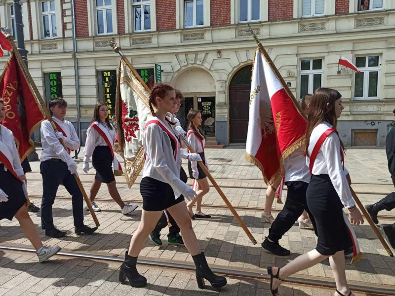 O wspólnocie, wspólnych wartościach, dążeniu do wolności i równości była mowa podczas piątkowych (3 maja 2024 r.) wojewódzkich obchodów rocznicy uchwalenia Konstytucji 3 Maja na placu Grunwaldzkim w Gorzowie