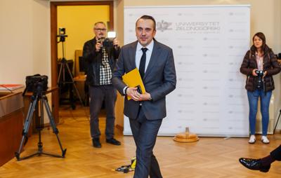 Uroczysta Sesja Rady Miasta w Rektoracie Uniwersytetu Zielonogórskiego, podczas której zaprzysiężony został prezydent Zielonej Góry Marcin Pabierowski.