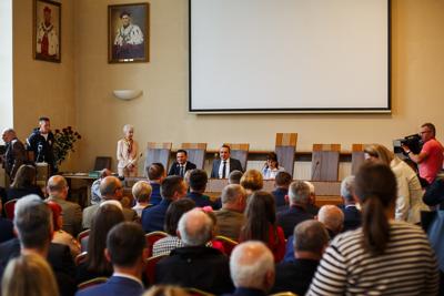 Uroczysta Sesja Rady Miasta w Rektoracie Uniwersytetu Zielonogórskiego, podczas której zaprzysiężony został prezydent Zielonej Góry Marcin Pabierowski.