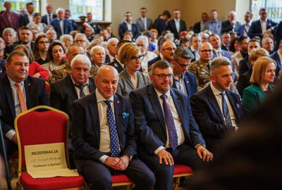 Uroczysta Sesja Rady Miasta w Rektoracie Uniwersytetu Zielonogórskiego, podczas której zaprzysiężony został prezydent Zielonej Góry Marcin Pabierowski.