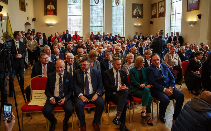 Uroczysta Sesja Rady Miasta w Rektoracie Uniwersytetu Zielonogórskiego, podczas której zaprzysiężony został prezydent Zielonej Góry Marcin Pabierowski.