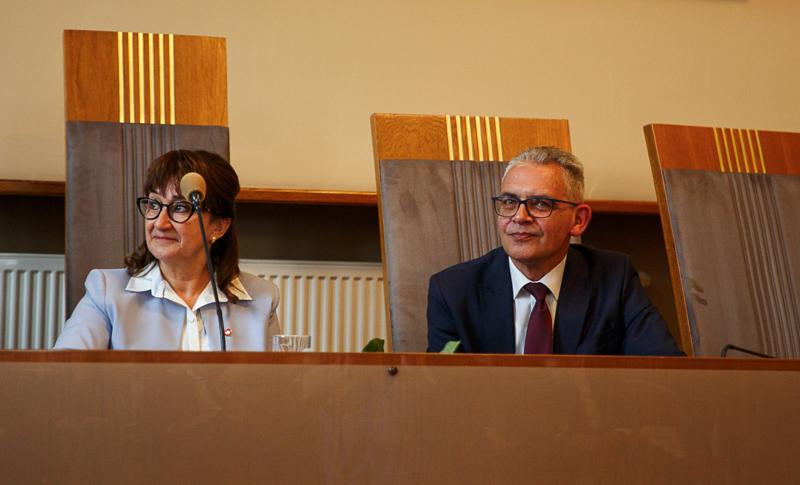 Uroczysta Sesja Rady Miasta w Rektoracie Uniwersytetu Zielonogórskiego, podczas której zaprzysiężony został prezydent Zielonej Góry Marcin Pabierowski.