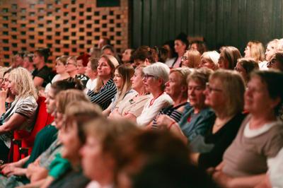 Obchody Międzynarodowego Dnia Pielęgniarki i Położnej w Lubuskim Teatrze w Zielonej Górze. 