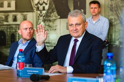 Sesja Rady Powiatu Nowosolskiego, gratulacje od Wicemarszałka Grzegorza Potęgi