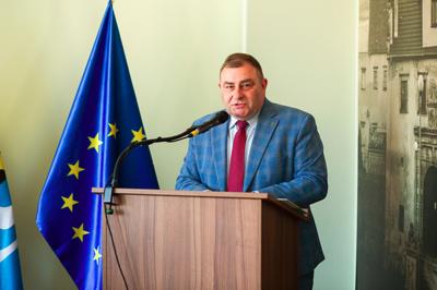 Sesja Rady Powiatu Nowosolskiego, gratulacje od Wicemarszałka Grzegorza Potęgi