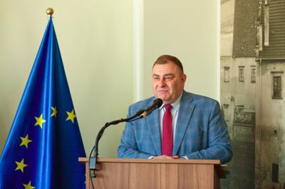 Sesja Rady Powiatu Nowosolskiego, gratulacje od Wicemarszałka Grzegorza Potęgi