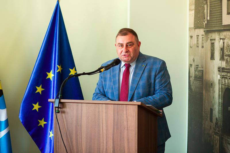Sesja Rady Powiatu Nowosolskiego, gratulacje od Wicemarszałka Grzegorza Potęgi