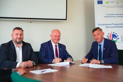Podpisanie umów w ramach działania zarządzania zasobami wodnymi