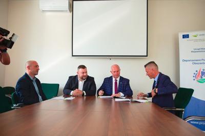 Podpisanie umów w ramach działania zarządzania zasobami wodnymi