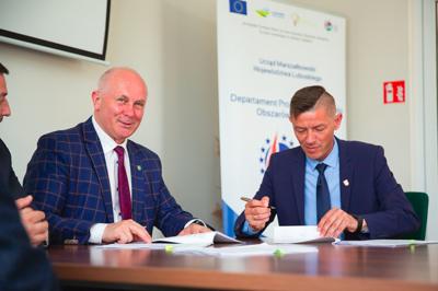 Podpisanie umów w ramach działania zarządzania zasobami wodnymi