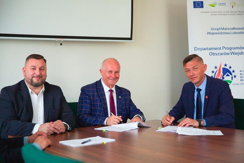 Podpisanie umów w ramach działania zarządzania zasobami wodnymi