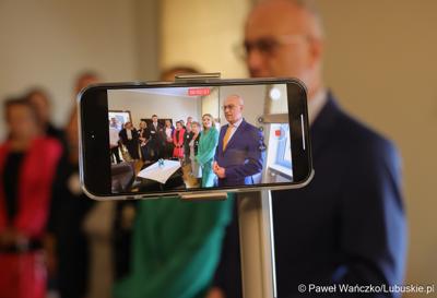 Uczestnicy jubileuszowych obrad Lubuskiego Sejmiku Dziecięcego w Zielonej Górze