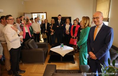 Uczestnicy jubileuszowych obrad Lubuskiego Sejmiku Dziecięcego w Zielonej Górze