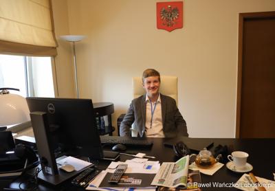 Uczestnik jubileuszowych obrad Lubuskiego Sejmiku Dziecięcego w Zielonej Górze