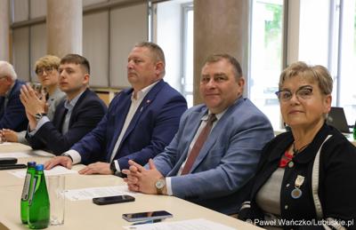 Uczestnicy jubileuszowych obrad Lubuskiego Sejmiku Dziecięcego w Zielonej Górze