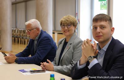 Uczestnicy jubileuszowych obrad Lubuskiego Sejmiku Dziecięcego w Zielonej Górze